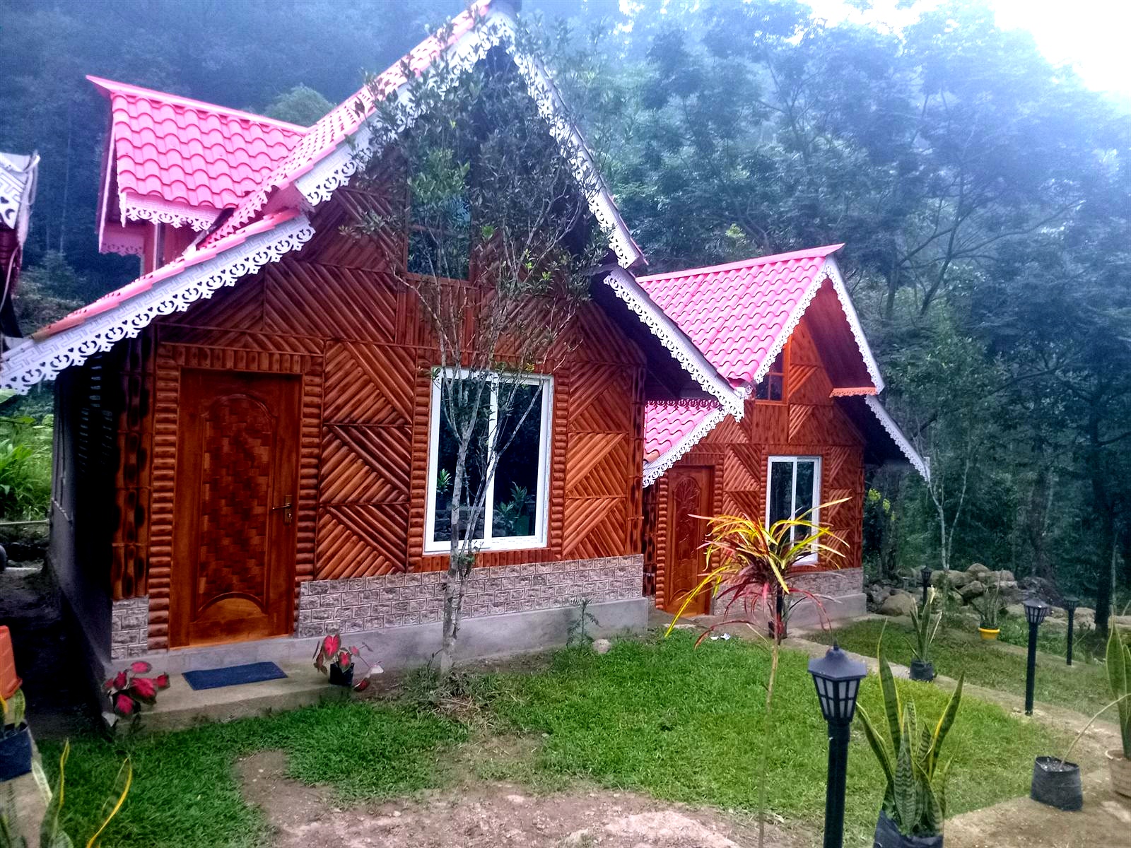 Side Cottage & Garden View